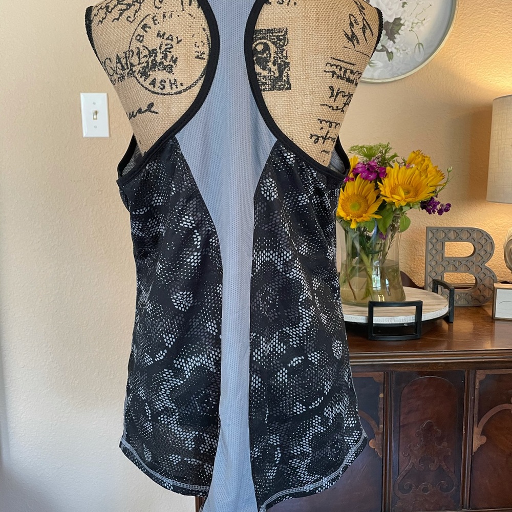 {CHAMPION} Black & Gray Pattern Loose Fit Athletic Top - Picture 5 of 10